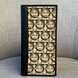 Salvatore Ferragamo The Gancini Logo Long Leather Bifold Wallet